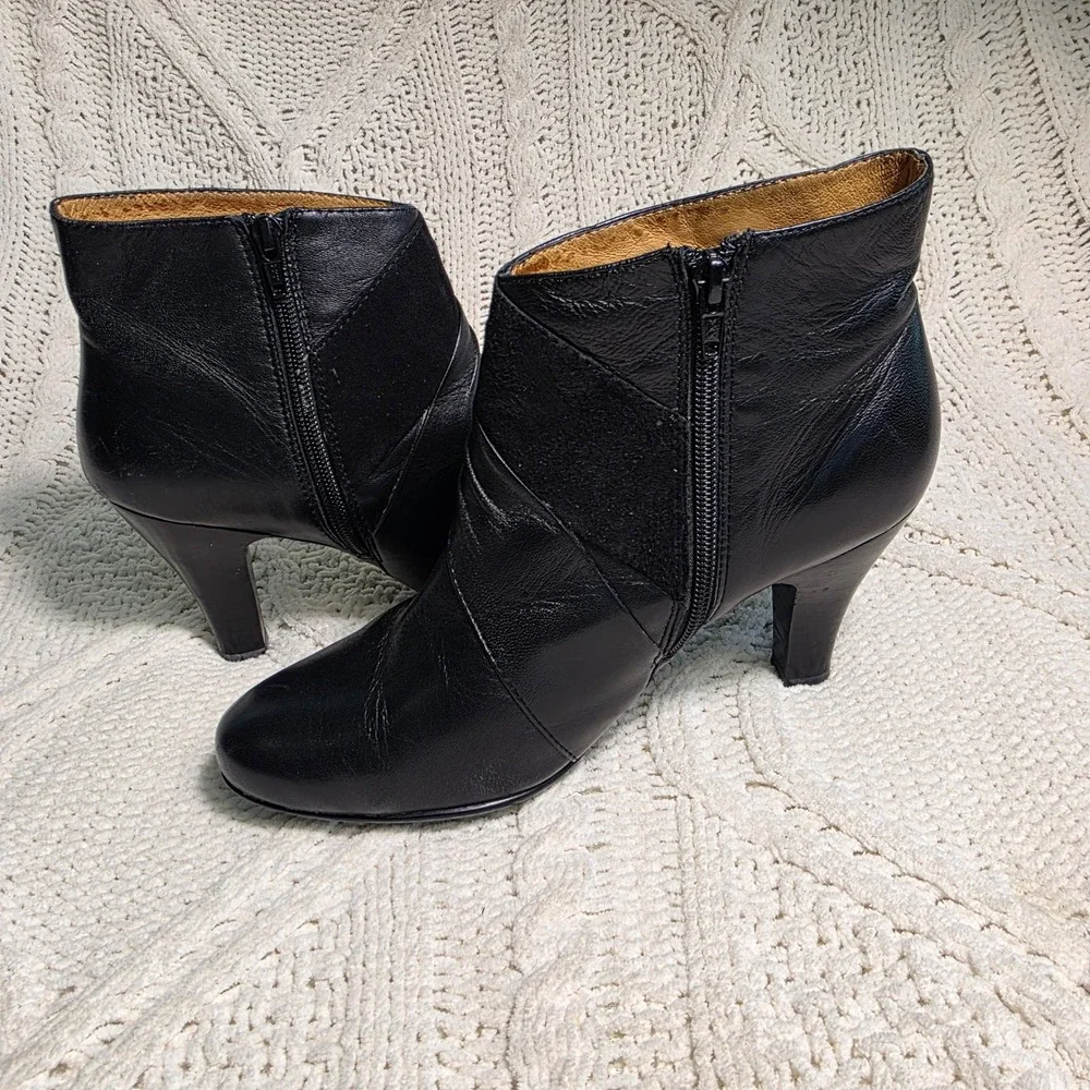 Sofft Ankle Boots Black Leather Suede Ruched‎ Swirl Heeled Booties Womens 9M
